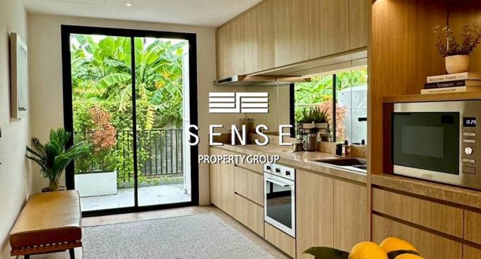 For sale 4 bedrooms townhouse in Khlong Toei, Bangkok