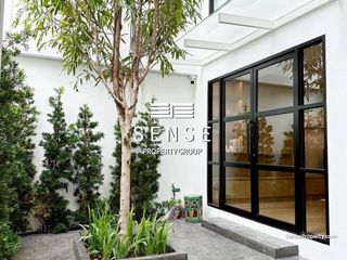 For sale 4 ベッドルーム townhouse in Khlong Toei, Bangkok