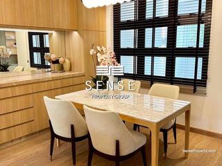 For sale 4 ベッドルーム townhouse in Khlong Toei, Bangkok
