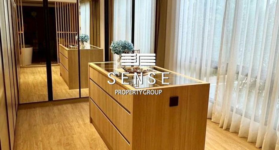For sale 4 bedrooms townhouse in Khlong Toei, Bangkok
