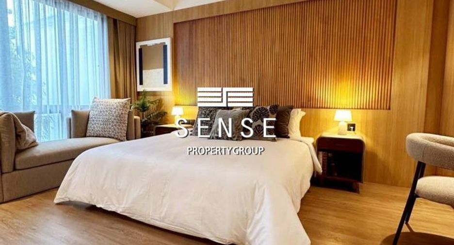 For sale 4 bedrooms townhouse in Khlong Toei, Bangkok