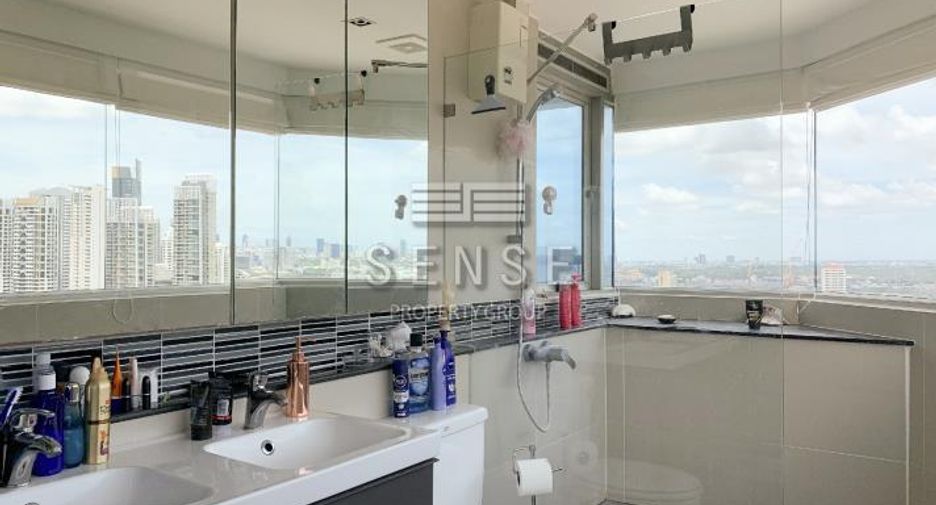 For rent and for sale 3 bedrooms condo in Khlong Toei, Bangkok