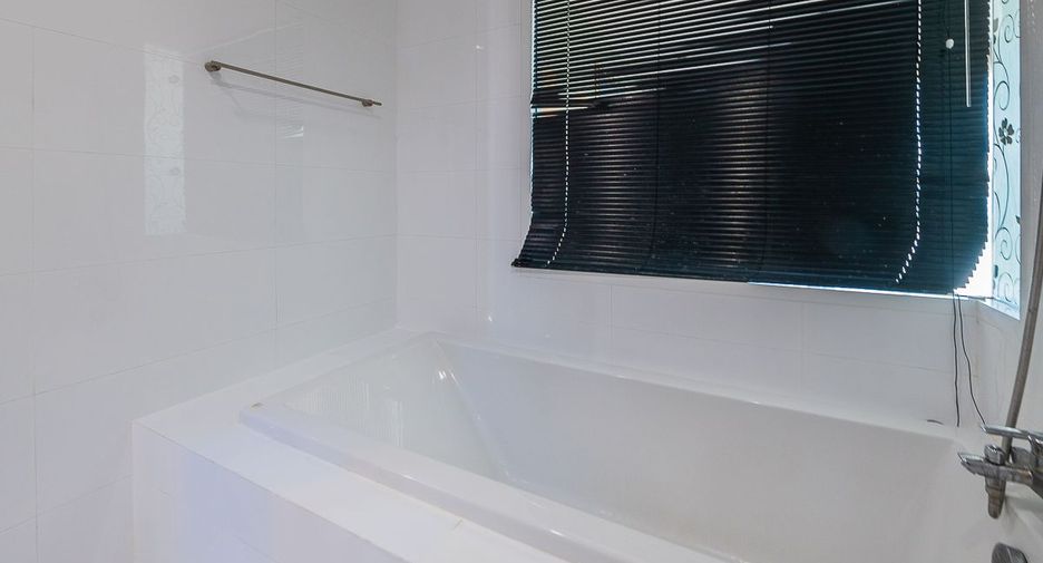 For sale 2 bedrooms condo in South Pattaya, Pattaya