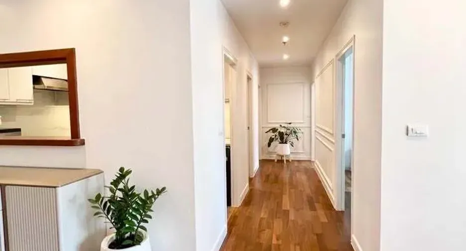 Condo en alquiler de 3 habitaciones en Watthana, Bangkok
