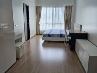 For rent 3 bedrooms condo in Bang Kho Laem, Bangkok