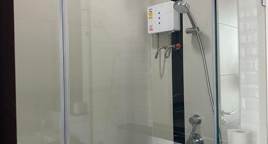 Wohnung zur Miete mit 1 Zimmer in Pathum Wan, Bangkok