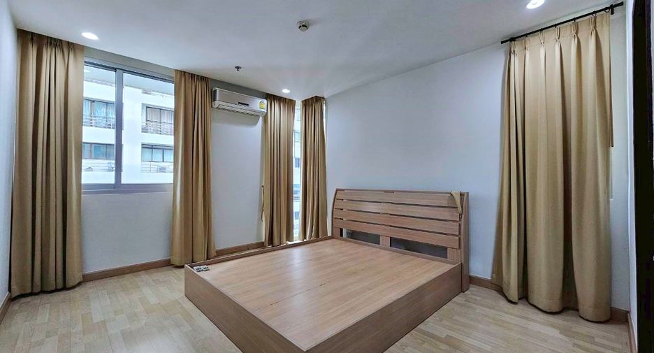 For rent 2 bedrooms condo in Pathum Wan, Bangkok