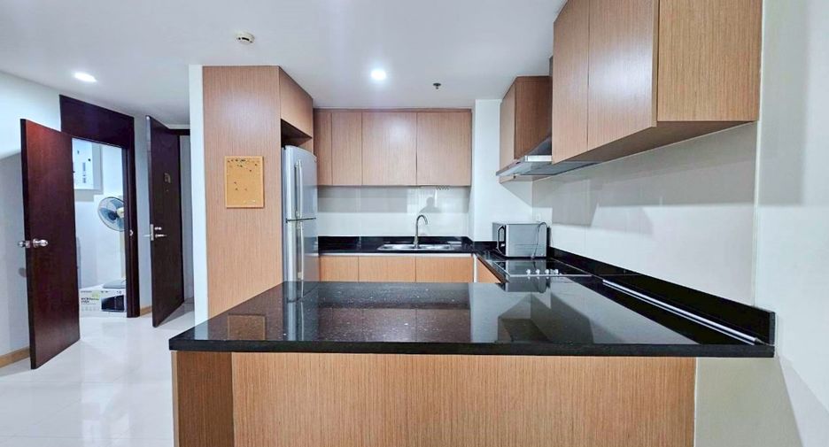For rent 2 bedrooms condo in Pathum Wan, Bangkok