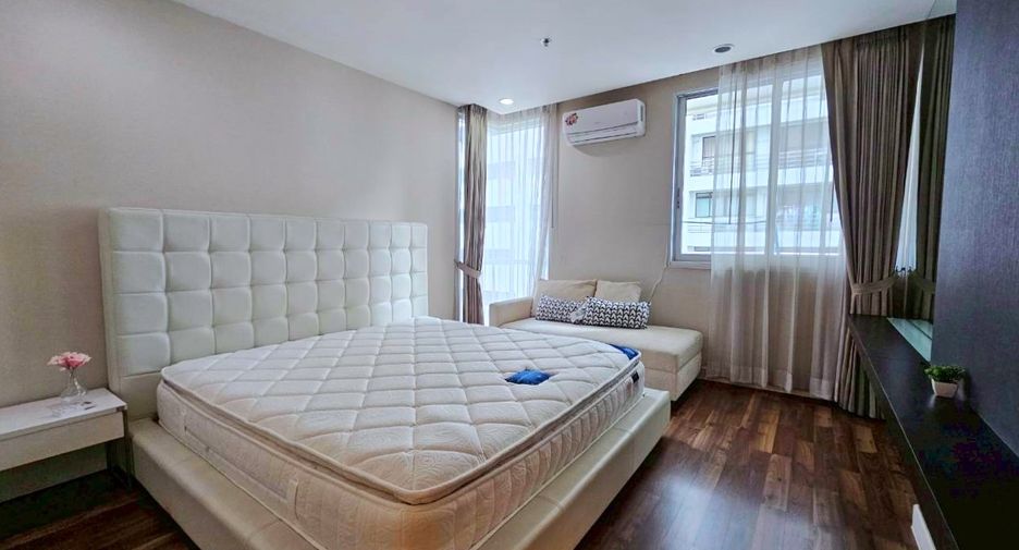 For rent 2 bedrooms condo in Pathum Wan, Bangkok