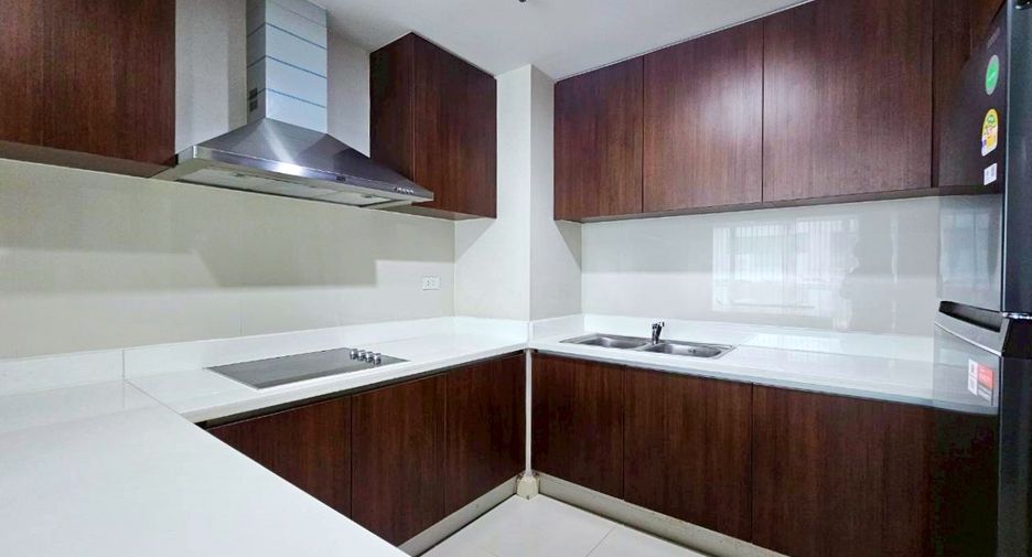 For rent 2 bedrooms condo in Pathum Wan, Bangkok