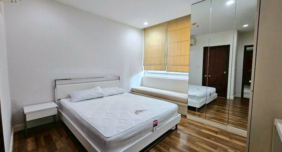 For rent 2 bedrooms condo in Pathum Wan, Bangkok
