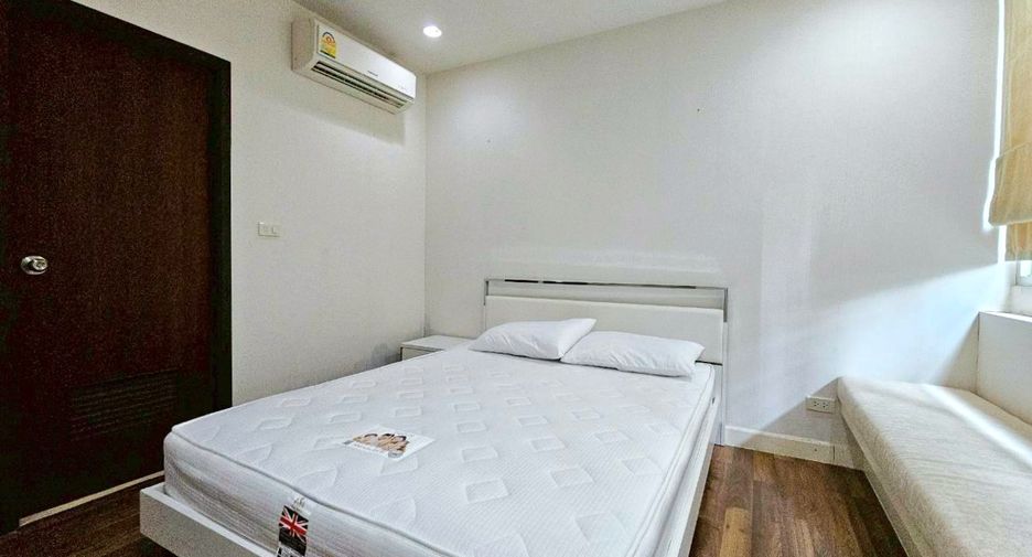 For rent 2 bedrooms condo in Pathum Wan, Bangkok