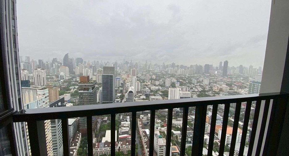 For rent 2 bedrooms condo in Watthana, Bangkok