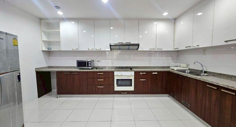 Wohnung zur Miete mit 2 Zimmer in Khlong Toei, Bangkok