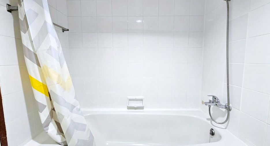 Wohnung zur Miete mit 2 Zimmer in Khlong Toei, Bangkok