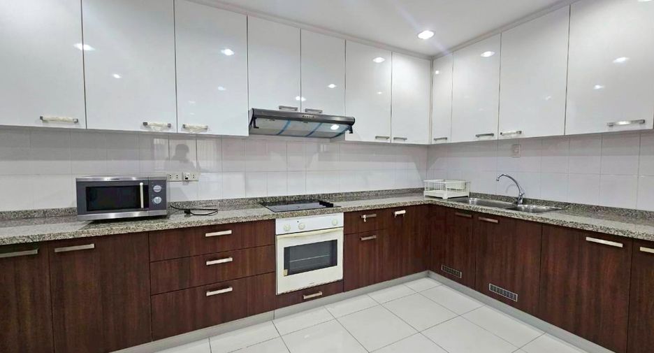 Wohnung zur Miete mit 2 Zimmer in Khlong Toei, Bangkok