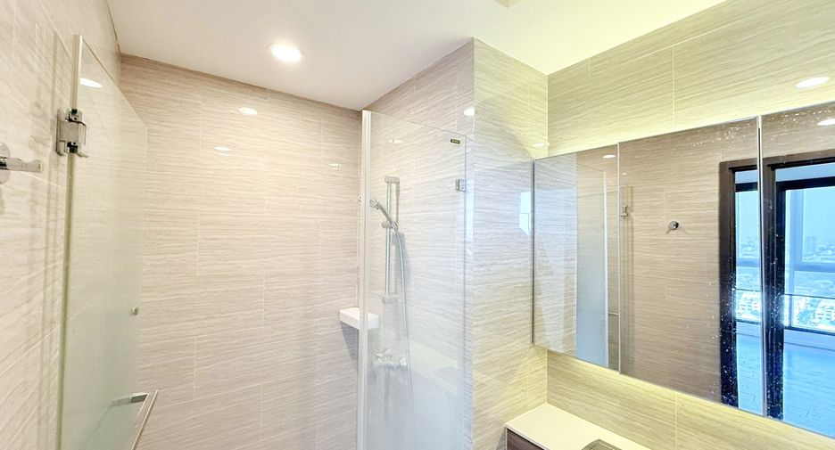 For rent 2 bedrooms condo in Bang Na, Bangkok