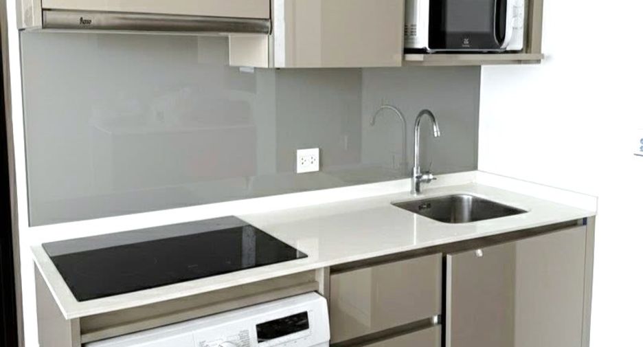 For rent 2 bedrooms condo in Bang Na, Bangkok