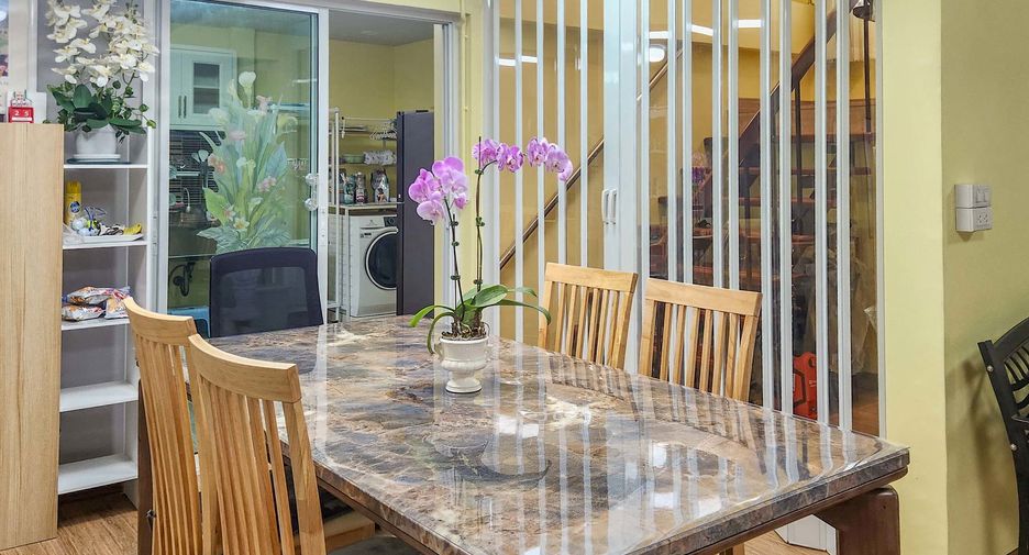 For rent and for sale 2 bedrooms house in Mueang Chiang Mai, Chiang Mai