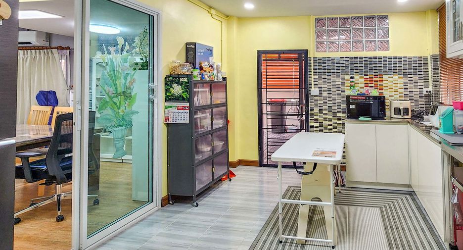 For rent and for sale 2 bedrooms house in Mueang Chiang Mai, Chiang Mai