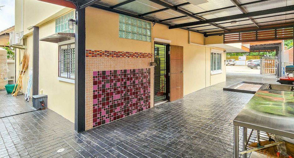 For rent and for sale 2 bedrooms house in Mueang Chiang Mai, Chiang Mai
