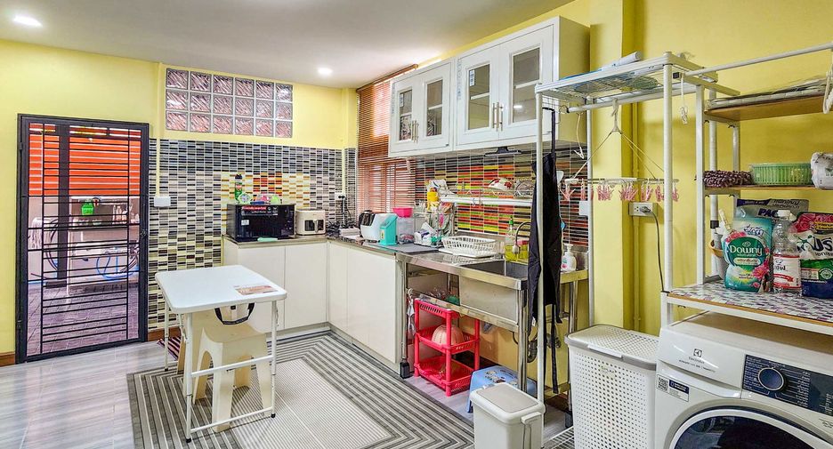 For rent and for sale 2 bedrooms house in Mueang Chiang Mai, Chiang Mai