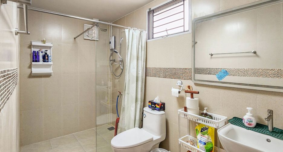For rent and for sale 2 bedrooms house in Mueang Chiang Mai, Chiang Mai