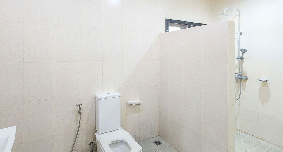 Продажа 4 спальни дом в Дои Сакет, Чианг Маи