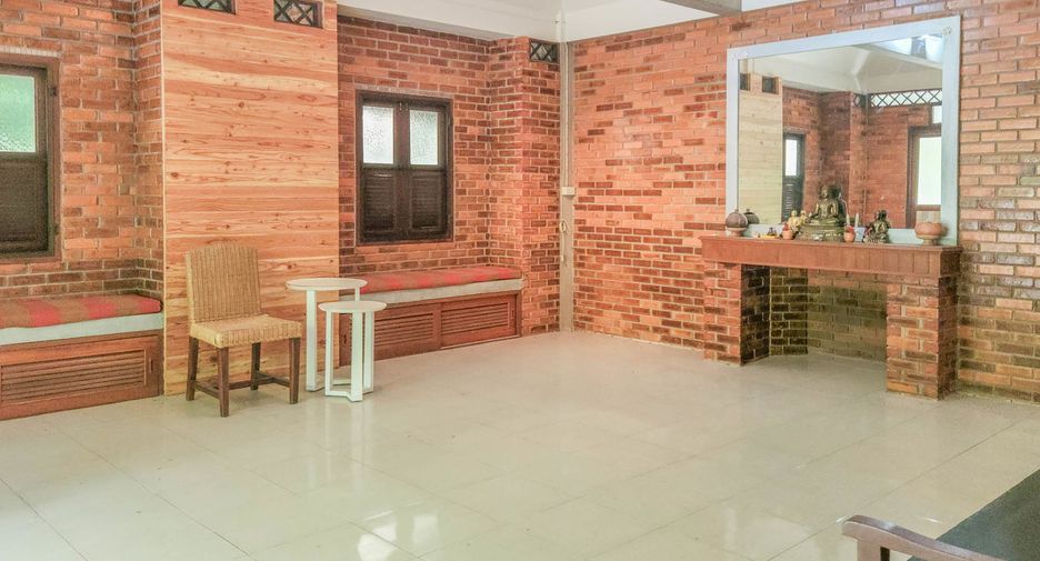 À vendre 4 chambres maison à Hang Dong, Chiang Mai