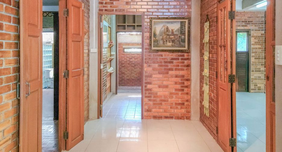 À vendre 4 chambres maison à Hang Dong, Chiang Mai