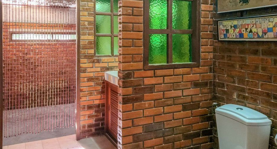 À vendre 4 chambres maison à Hang Dong, Chiang Mai
