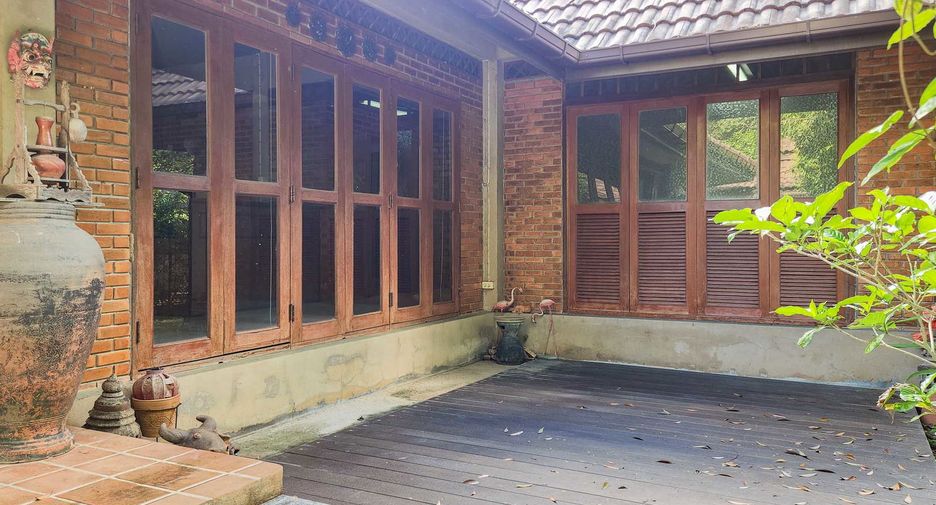 À vendre 4 chambres maison à Hang Dong, Chiang Mai