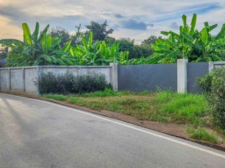 À vendre terrain à Saraphi, Chiang Mai