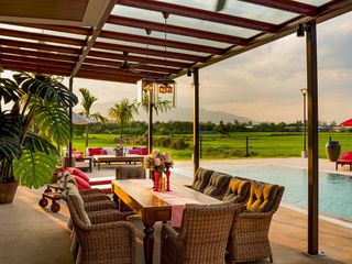 Casa en alquiler y en venta de 7 habitaciones en Saraphi, Chiang Mai