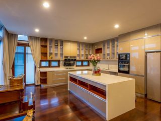 Casa en alquiler y en venta de 7 habitaciones en Saraphi, Chiang Mai
