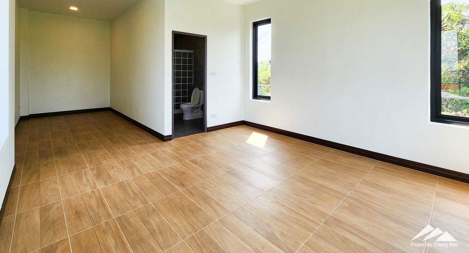 Haus zum Kauf mit 5 Zimmer in Doi Saket, Chiang Mai