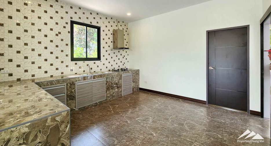 Haus zum Kauf mit 5 Zimmer in Doi Saket, Chiang Mai
