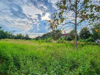 Terreno en venta en San Kamphaeng, Chiang Mai