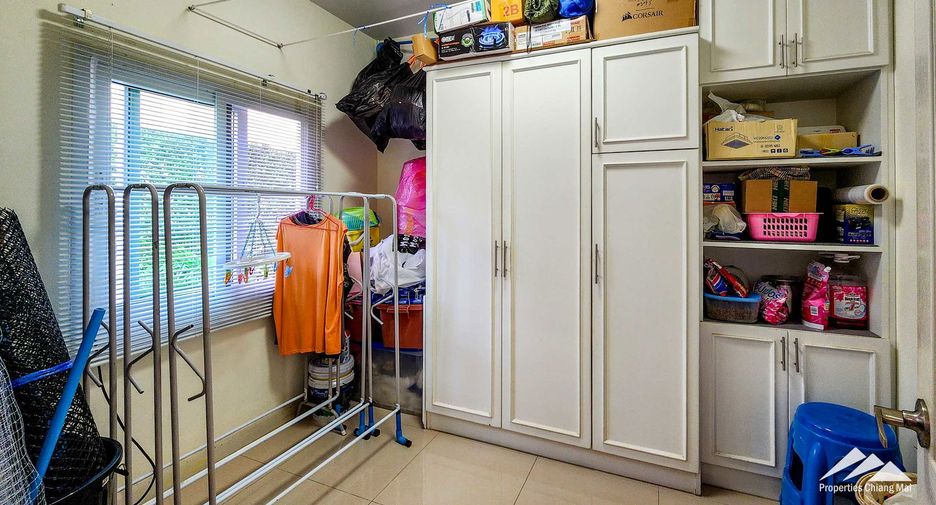 Casa en venta de 5 habitaciones en San Kamphaeng, Chiang Mai