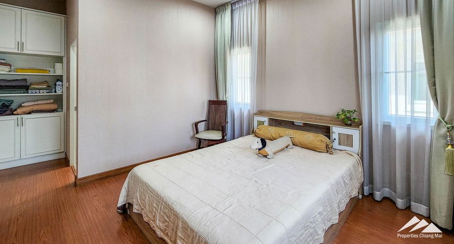 Casa en venta de 5 habitaciones en San Kamphaeng, Chiang Mai