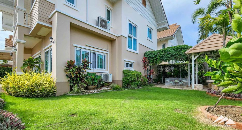 Casa en venta de 5 habitaciones en San Kamphaeng, Chiang Mai