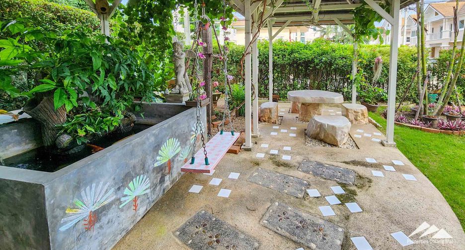 Casa en venta de 5 habitaciones en San Kamphaeng, Chiang Mai