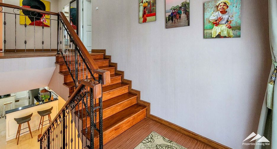 Casa en venta de 5 habitaciones en San Kamphaeng, Chiang Mai
