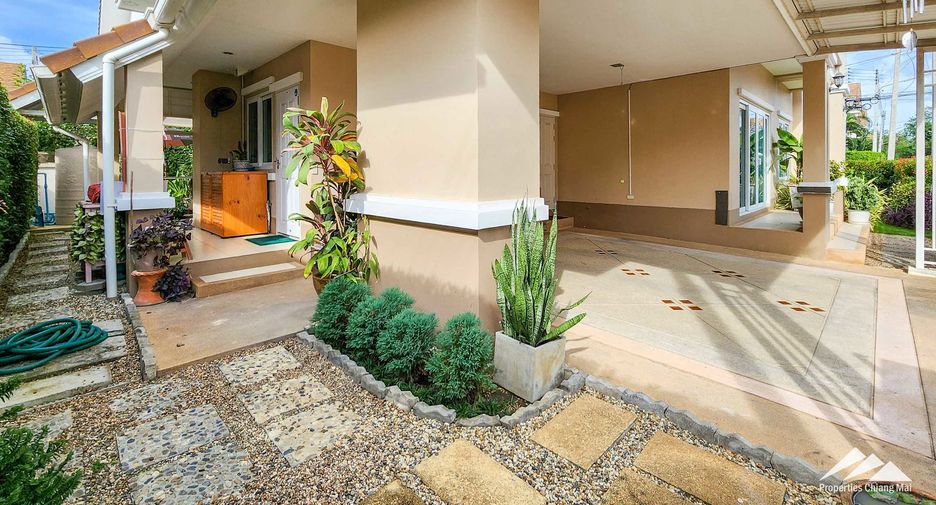 Casa en venta de 5 habitaciones en San Kamphaeng, Chiang Mai