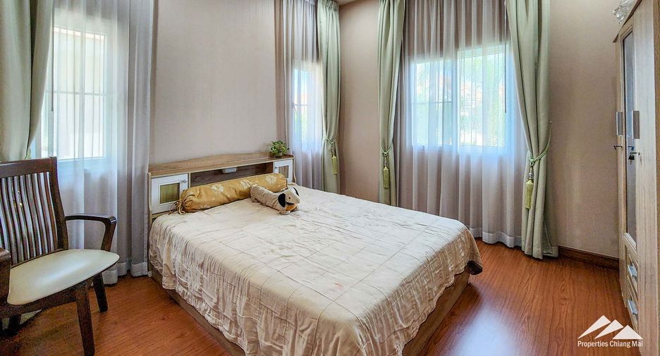 Casa en venta de 5 habitaciones en San Kamphaeng, Chiang Mai