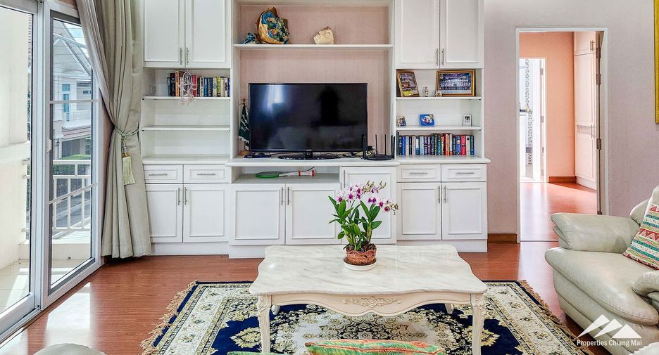 Casa en venta de 5 habitaciones en San Kamphaeng, Chiang Mai