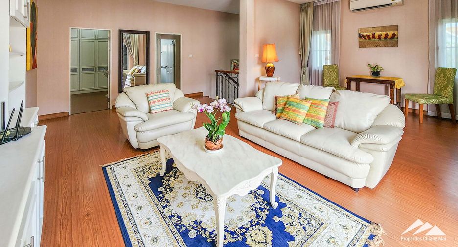 Casa en venta de 5 habitaciones en San Kamphaeng, Chiang Mai
