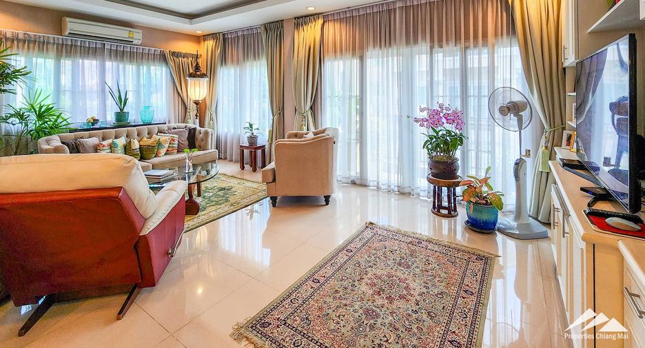 Casa en venta de 5 habitaciones en San Kamphaeng, Chiang Mai