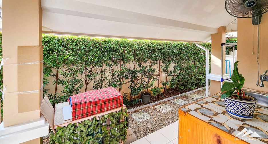 Casa en venta de 5 habitaciones en San Kamphaeng, Chiang Mai