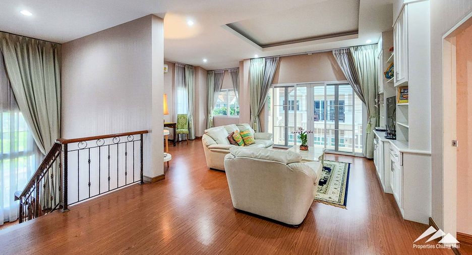 Casa en venta de 5 habitaciones en San Kamphaeng, Chiang Mai